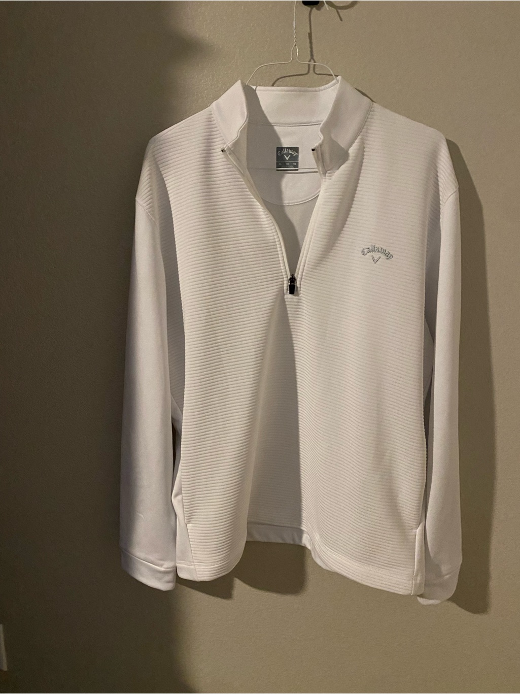 Callaway White Golf Pullover With Chest Logo
